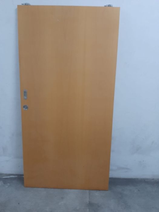 Porta de correr em madeira