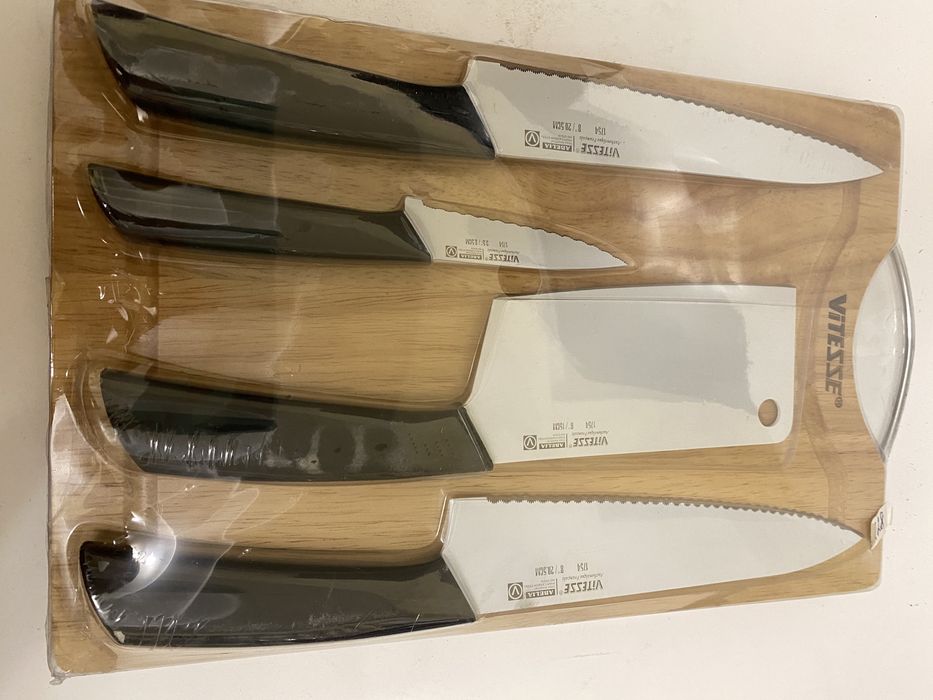 Комплект ножів з нержавіючої  сталі