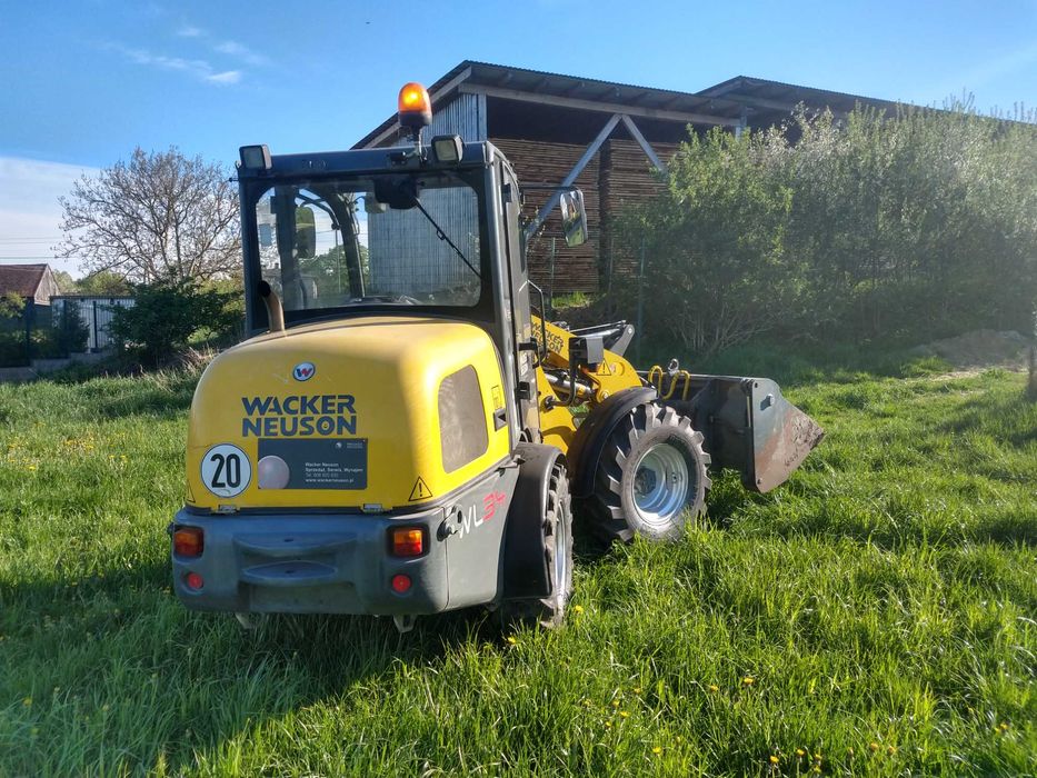 Wynajem ładowarki (wypożyczalnia urządzeń budowlanych i ogrodniczych)