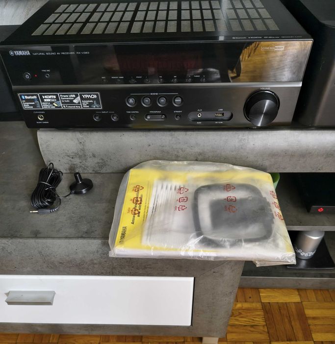 Amplituner YAMAHA RX-V383