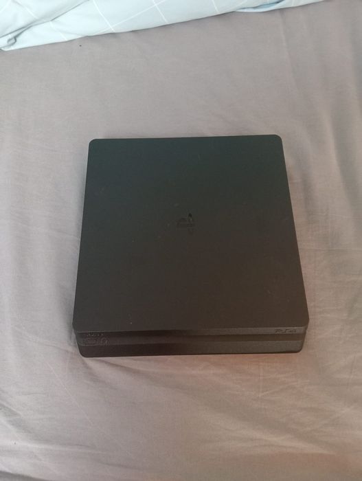 Ps4 500GB slim  preto
