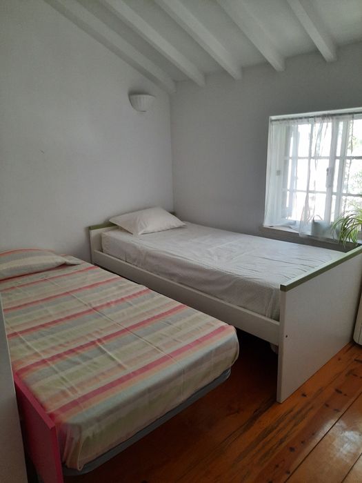 Cama nido com 2 estrados e 2 colchões COMO NOVO