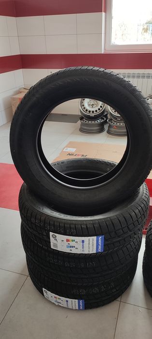 235/60R18 Nowe opony zimowe Windforce SnowBlazer UHP