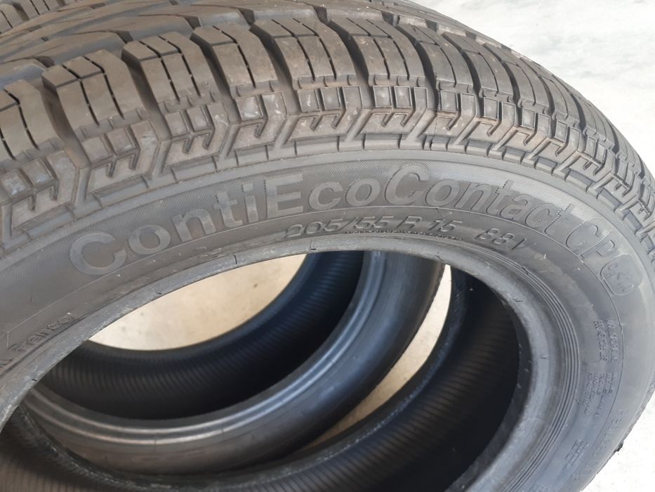 Dois pneus novos 205/55 r15 88V Continental p/ Mercedes 190
