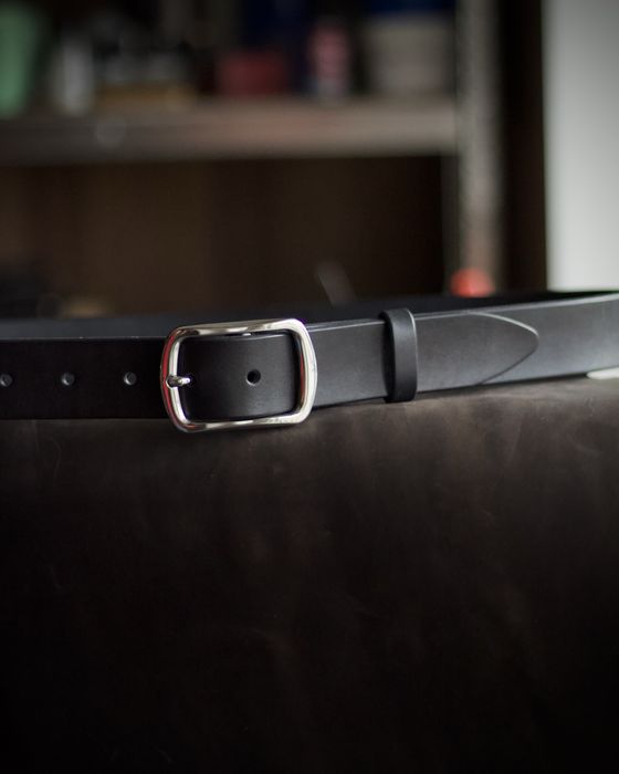 Стильний шкіряний чоловічий ремінь ручноі роботи 4 см. Ремень мужской