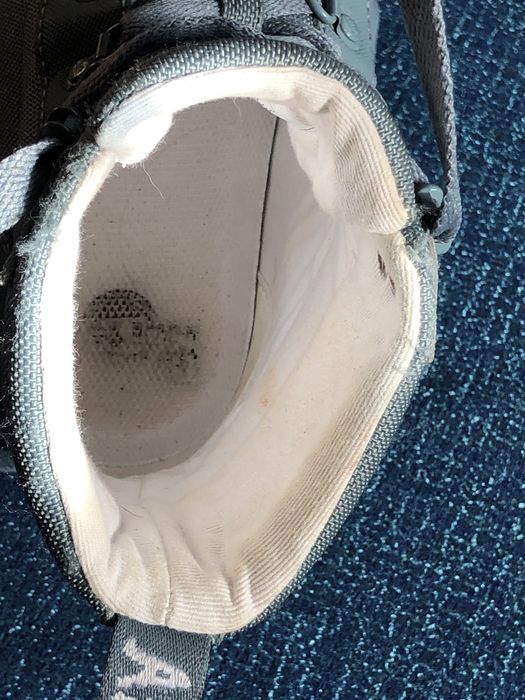 жіноче взуття DR. Martens