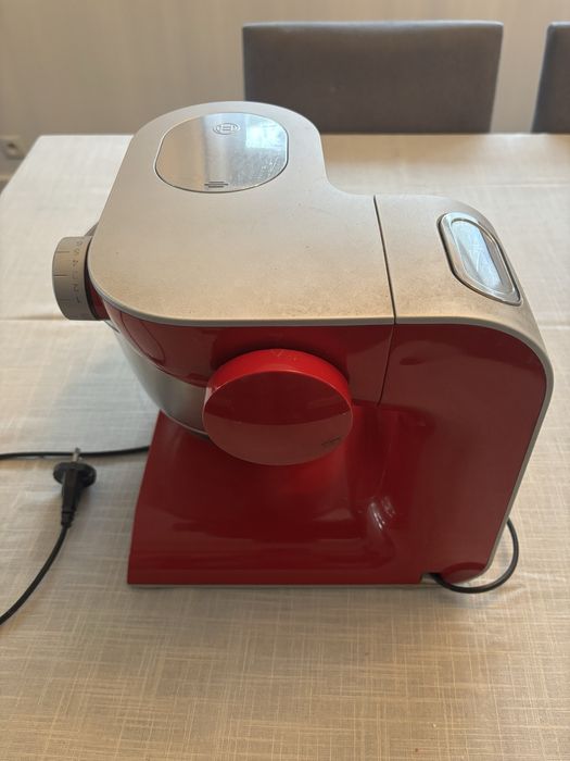 Robot kuchenny planetarny Bosh MUM58720 z maszynką do mięsa 1000W