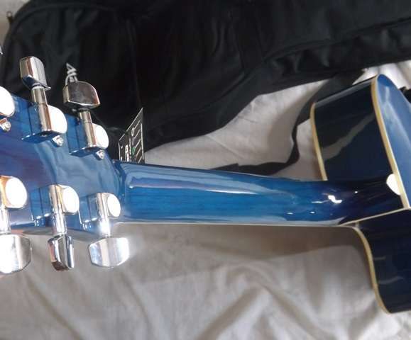 Guitarra eletroacústica de madeira - Marwell