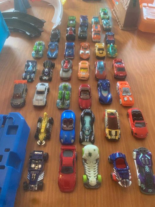 Pack Pistas carros e acessórios vários HOT WHEELS