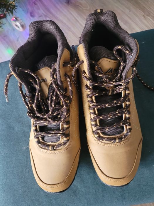 Sprzedam buty chłopięce