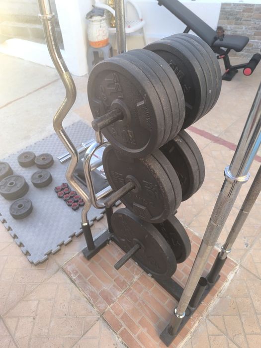Kit musculação completo 152kg + suporte de discos + halteres + bloqueadores