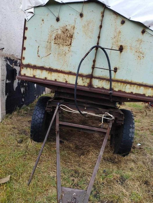 Тракторний прицеп 2ПТС-4