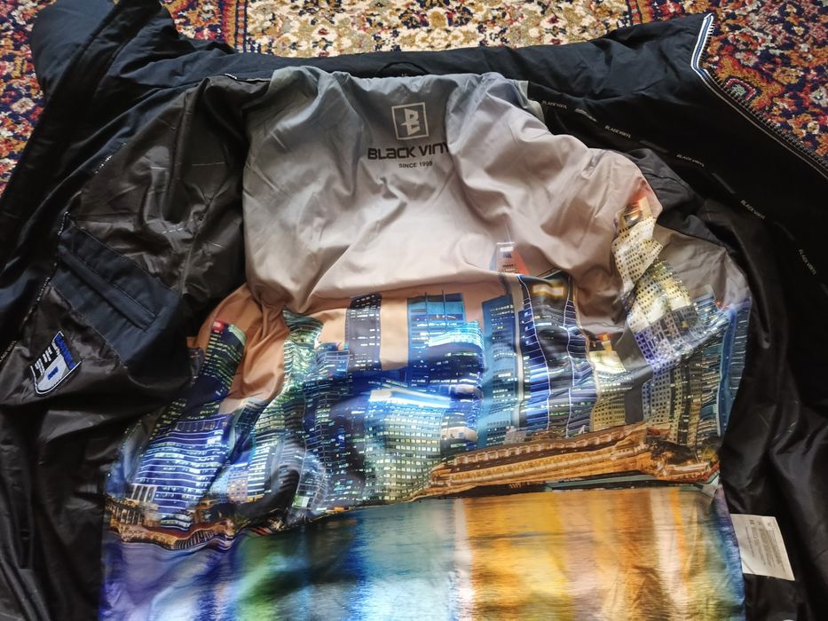 Продам куртку нову