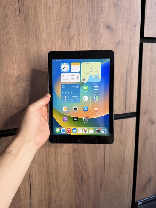 iPad 5 2017 32gb Wi-Fi + LTE