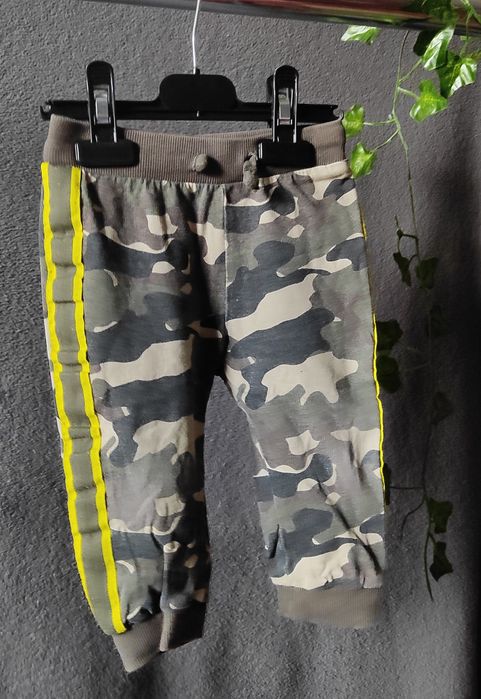 spodnie chłopięce- rozmiar 80