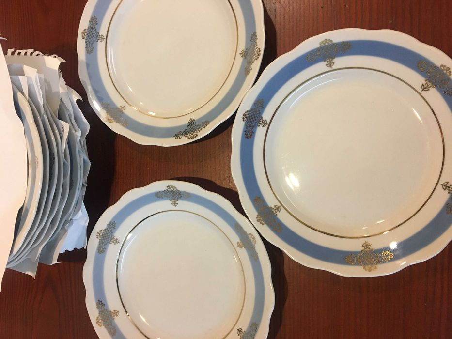 Велике блюдо КоростеньСССР. Тарілки десертні СССР. Чайна пара Японія.