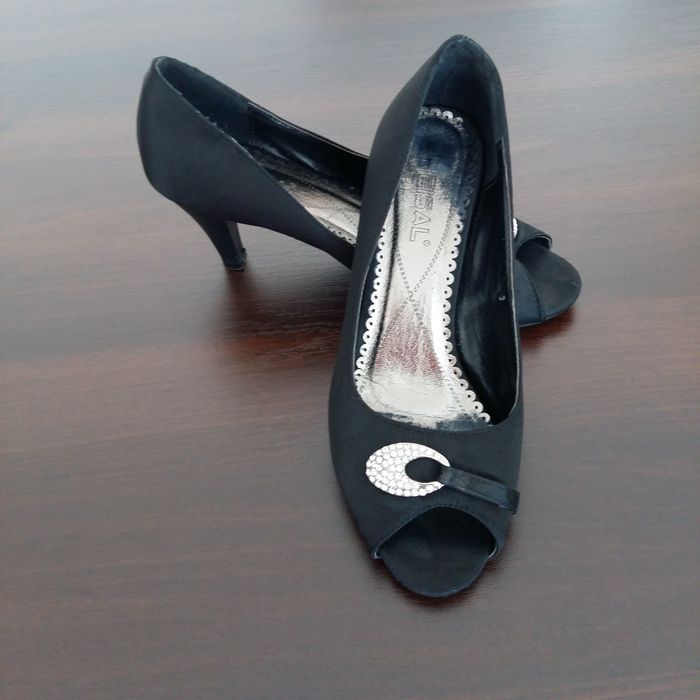 Buty 38.           .