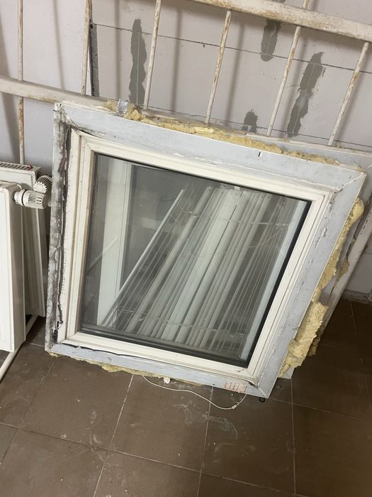 Okno pcv uchylne 147  x 147 cm okna pare sztuk i 83 x 92. 114x97