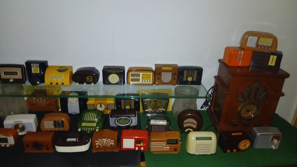 Colecao 33  radio  poe 250 €