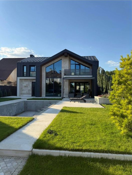 Стильный дом на Фонтане с архитектурным характером и особой атмосферой