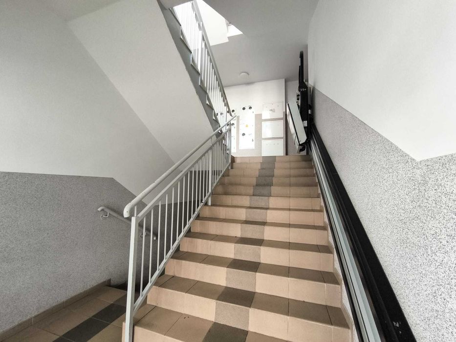 Mieszkanie 2 - pokojowe z aneksem w bloku deweloperskim