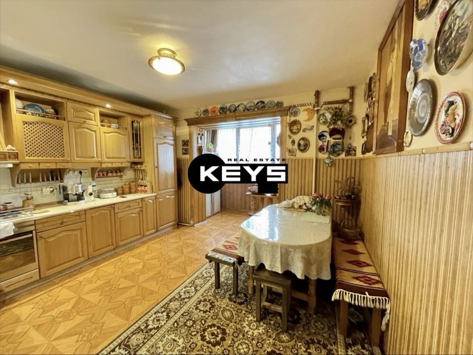 Apartment in Kyiv, Chervonyy Khutir, Rembaza - View 2