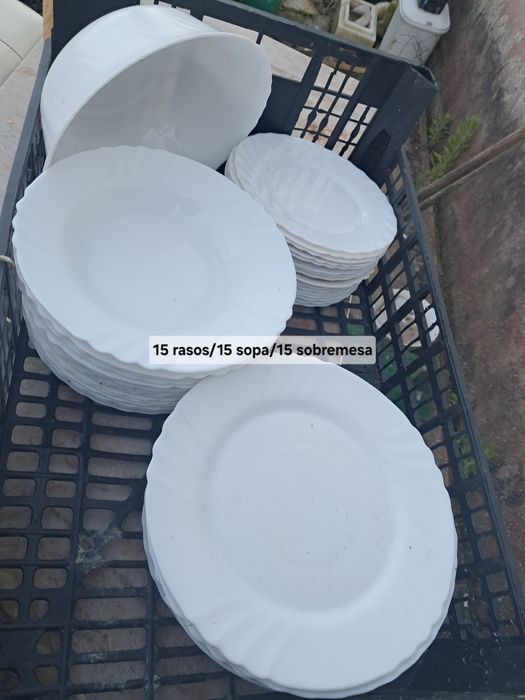 Conjunto  trinta e seis pratos