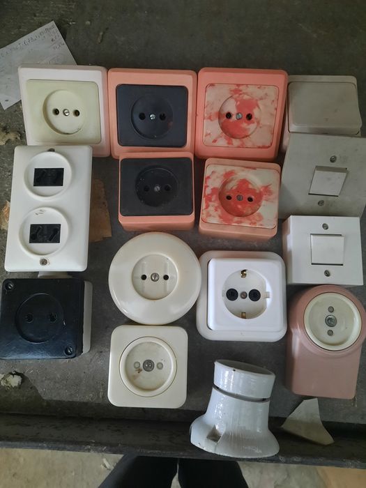 Розетки, вимикачі, автомаи, рубільник 3-фазний, кабель