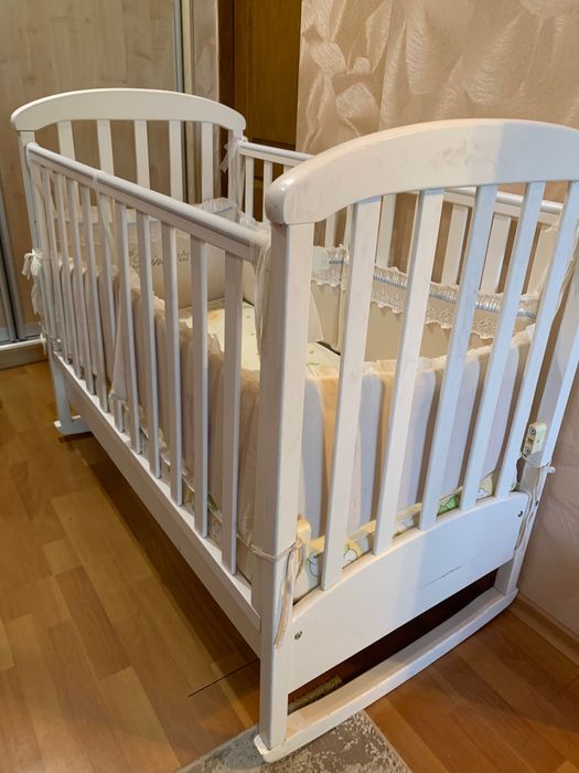 Дитяче ліжечко деревʼяне біле