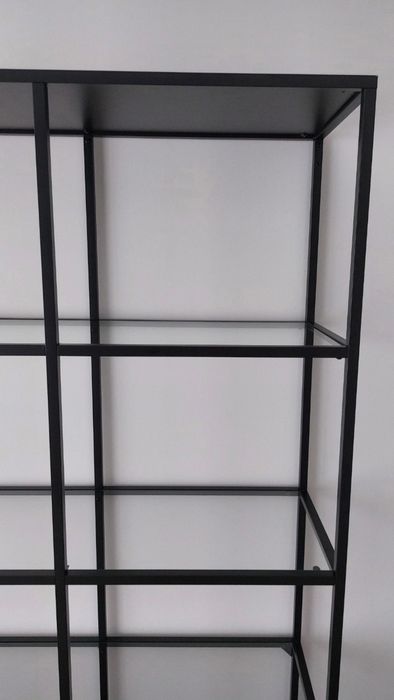 Estante preta com vidro ikea