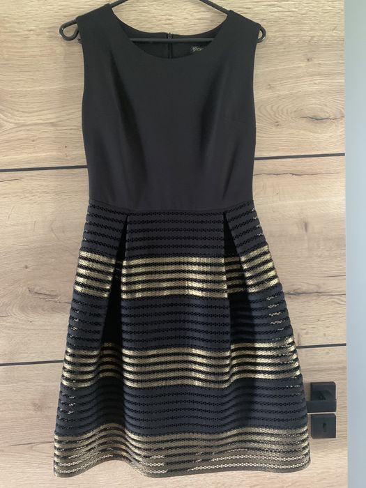 Czarna sukienka rozmiar 38