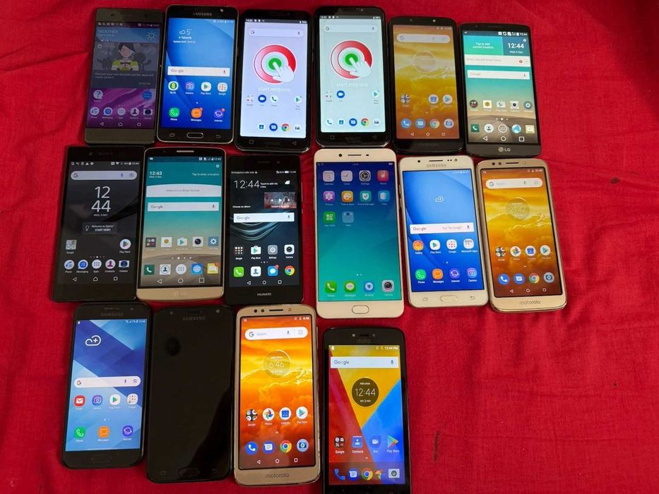 Лот працюючих смартфонів