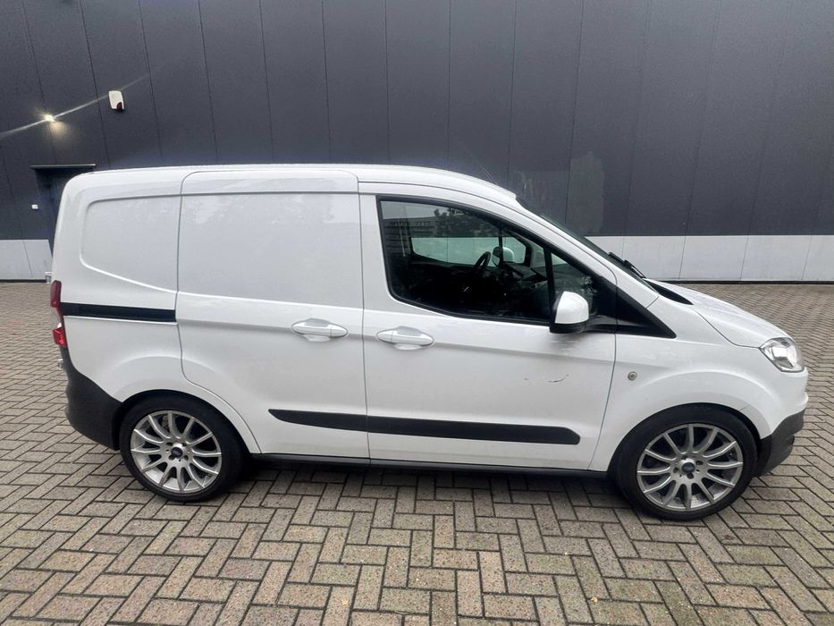 Ford Transit Courier 1.5 2015 r.