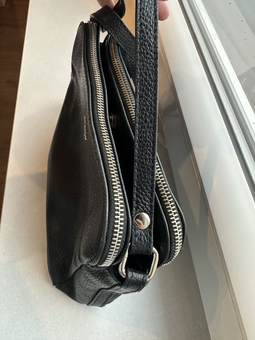 Czarna skórzana torebka Ryłko