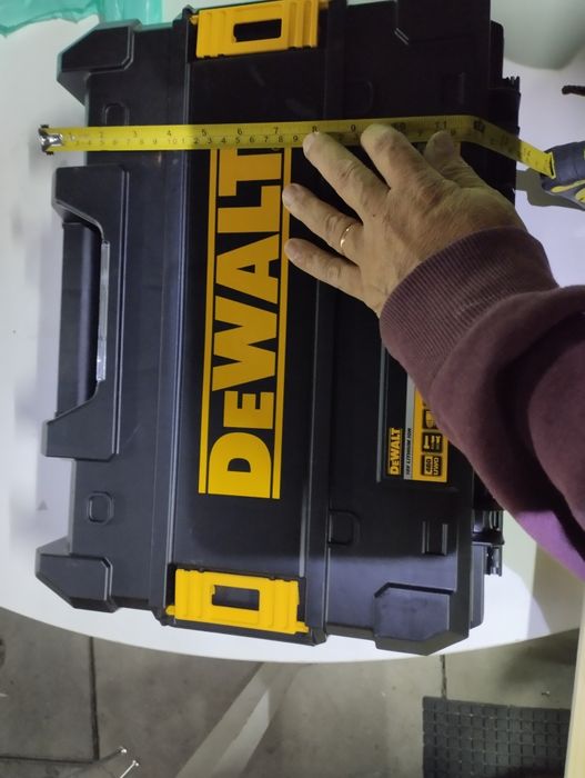 Caixa de ferramentas DeEALT