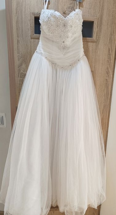 Suknia ślubna princessa z halka z dwoma kołami. Wiazana rozmiar S-M