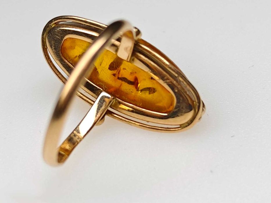 Кольцо из золота 583 пробы, с камнем янтарем, р. 17-17.5, 2,87 г, СССР