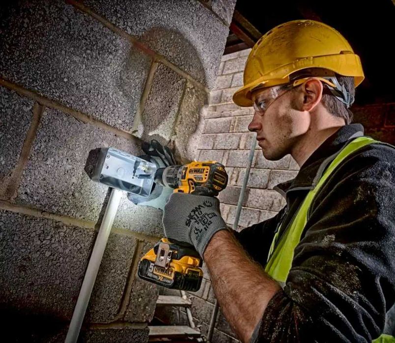 Аренда шуруповерта DeWALT DCD796 — без залога, доставка Харьков
