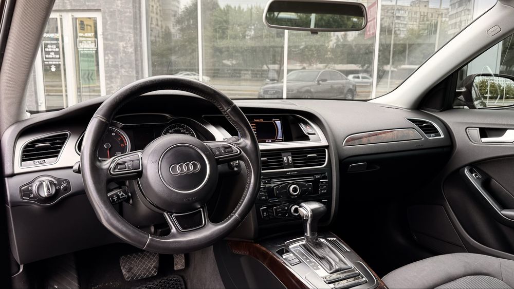 Продам Audi A4 официал