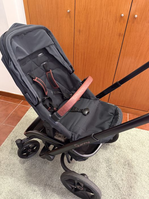 Carrinho de Passeio Quinny VNC