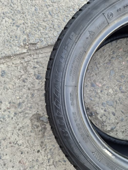 Шини всесезонні 185/60/r15, Bridgestone Blizzak LM-30.