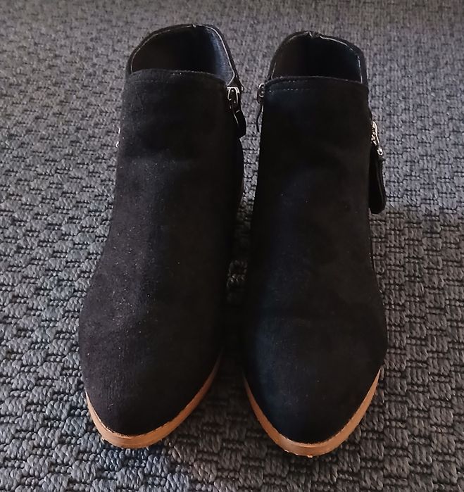 Botins em camurça