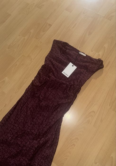 Bordowa sukienka pull&bear