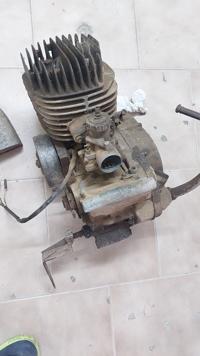 Motor yamaha dt1 250cc