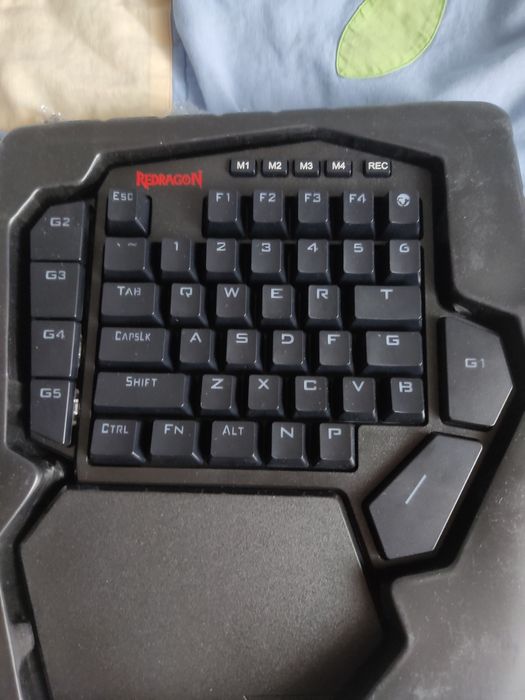 Klawiatura one hand Redragon.DITI.Model K585 RGB.