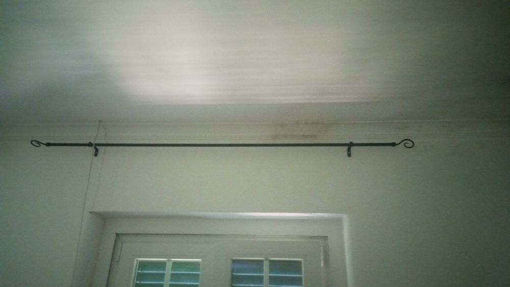 2 varões para cortinados em ferro preto, 1,80m de comprimento
