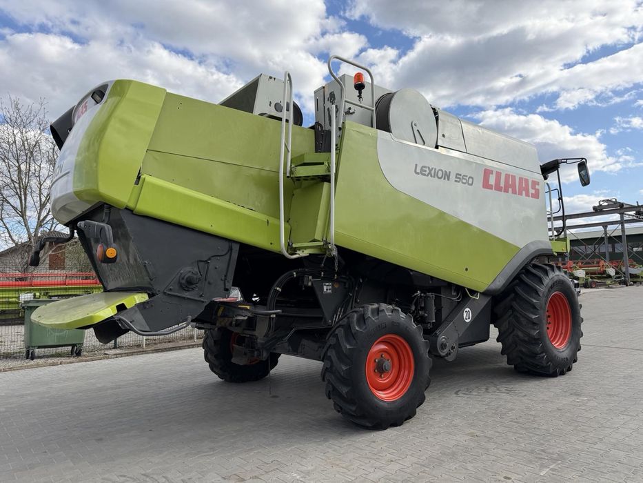 Комбайн Claas Lexion 560