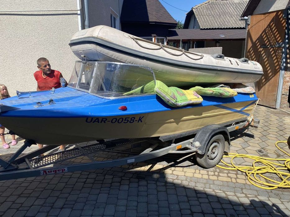 Лодка 360 з пластиковим дном надувна ,під мотор максимум 35