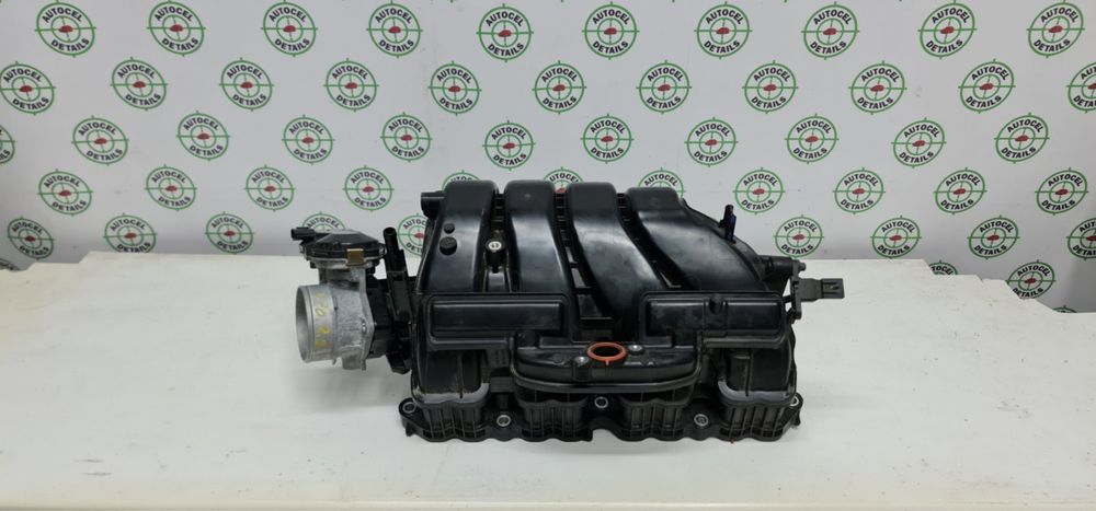 Впускной коллектор Toyota Camry 70 дроссельная заслонка