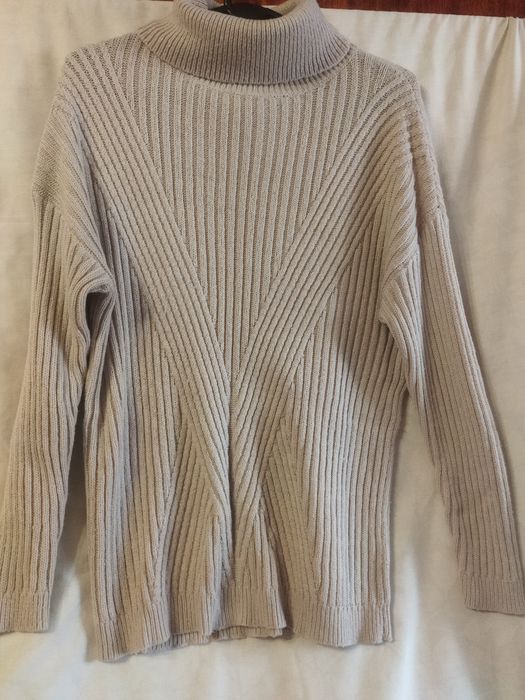 Продам свитерки женские